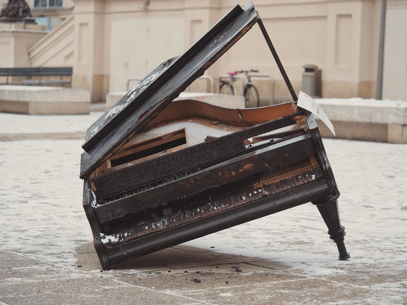 acheter un piano d'occasion / achat piano / quel piano / offre piano 300 euros / Yamaha / Roland / korg / casio / Colmann / comencer le piano